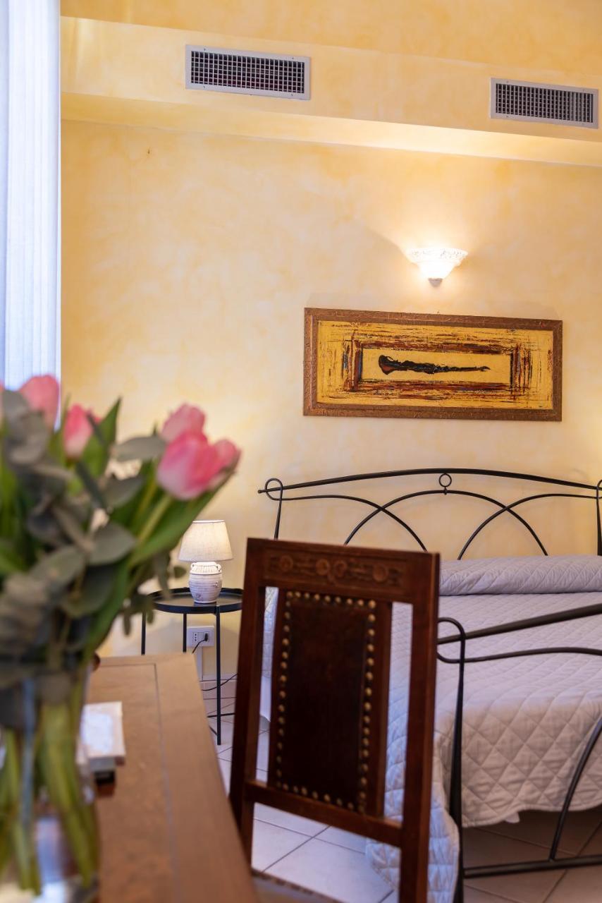 B&B Central Station Turin Bagian luar foto