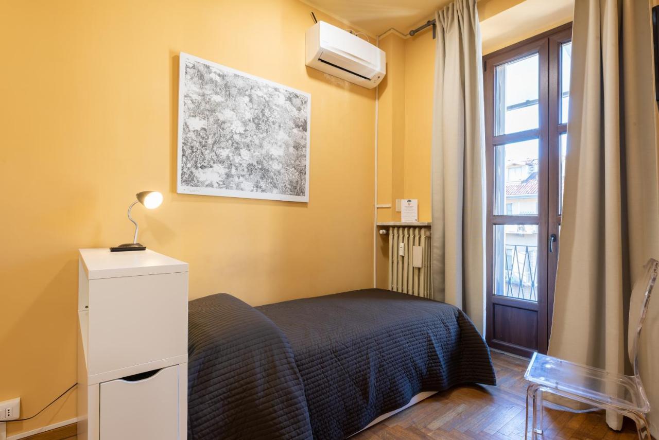 B&B Central Station Turin Bagian luar foto